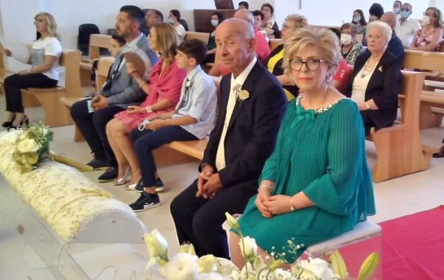 Nozze d'Oro per i raddusani Giuseppe Furnari e Giuseppina Palacino, sposi nel 1970